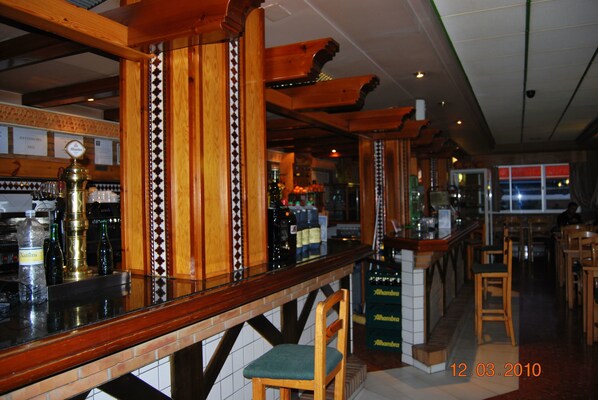 Bar (on property) - Hotel Vista Nevada (La Peza)