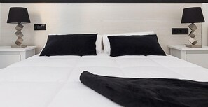Zimmersafe, Schreibtisch, schallisolierte Zimmer, Bügeleisen/Bügelbrett