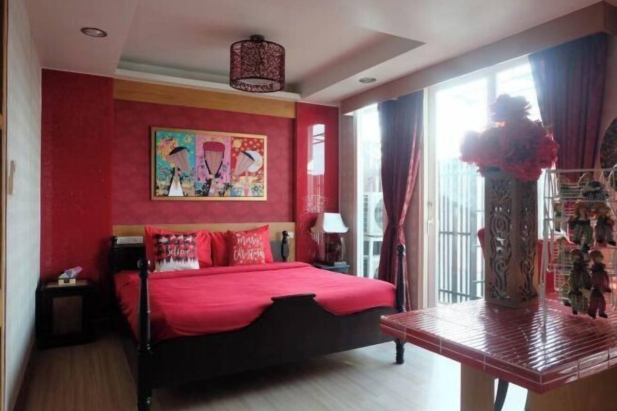 Premium bedding, pillow-top beds, free minibar items, in-room safe