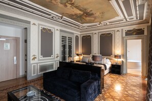 Minibar, in-room safe, desk, soundproofing - Catalonia Atocha (Madrid)