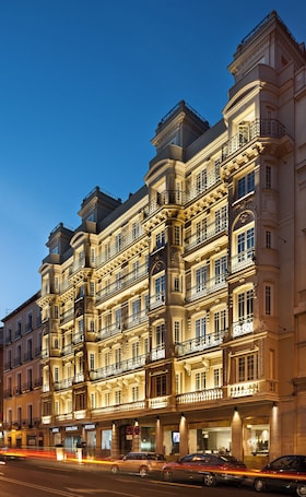 Front of property - evening/night. Catalonia Atocha