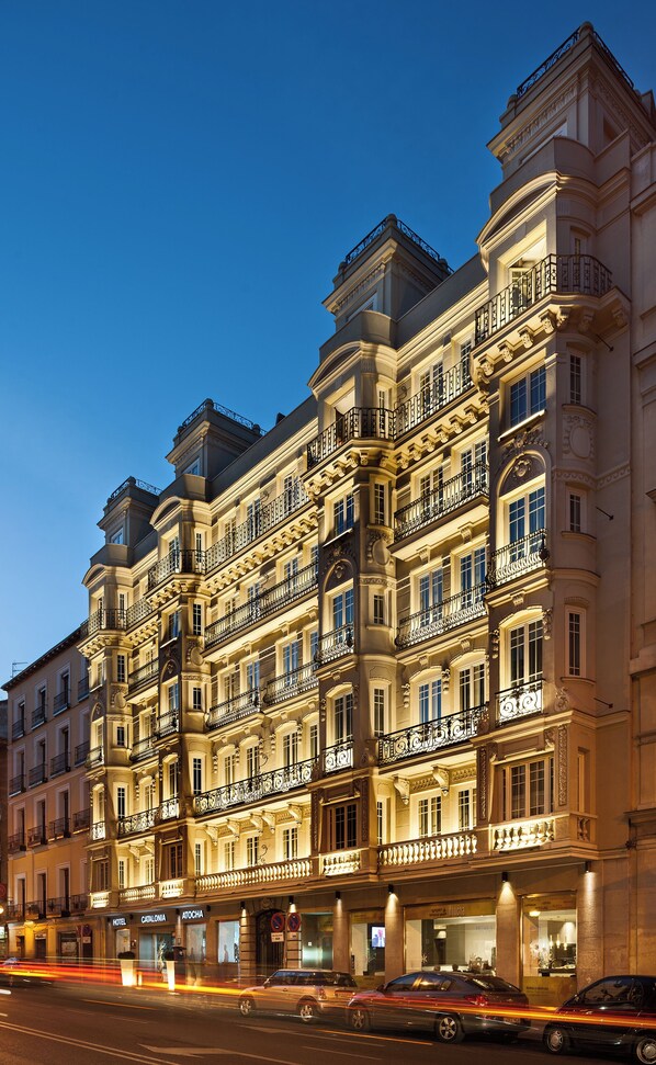 Front of property - evening/night - Catalonia Atocha (Madrid)