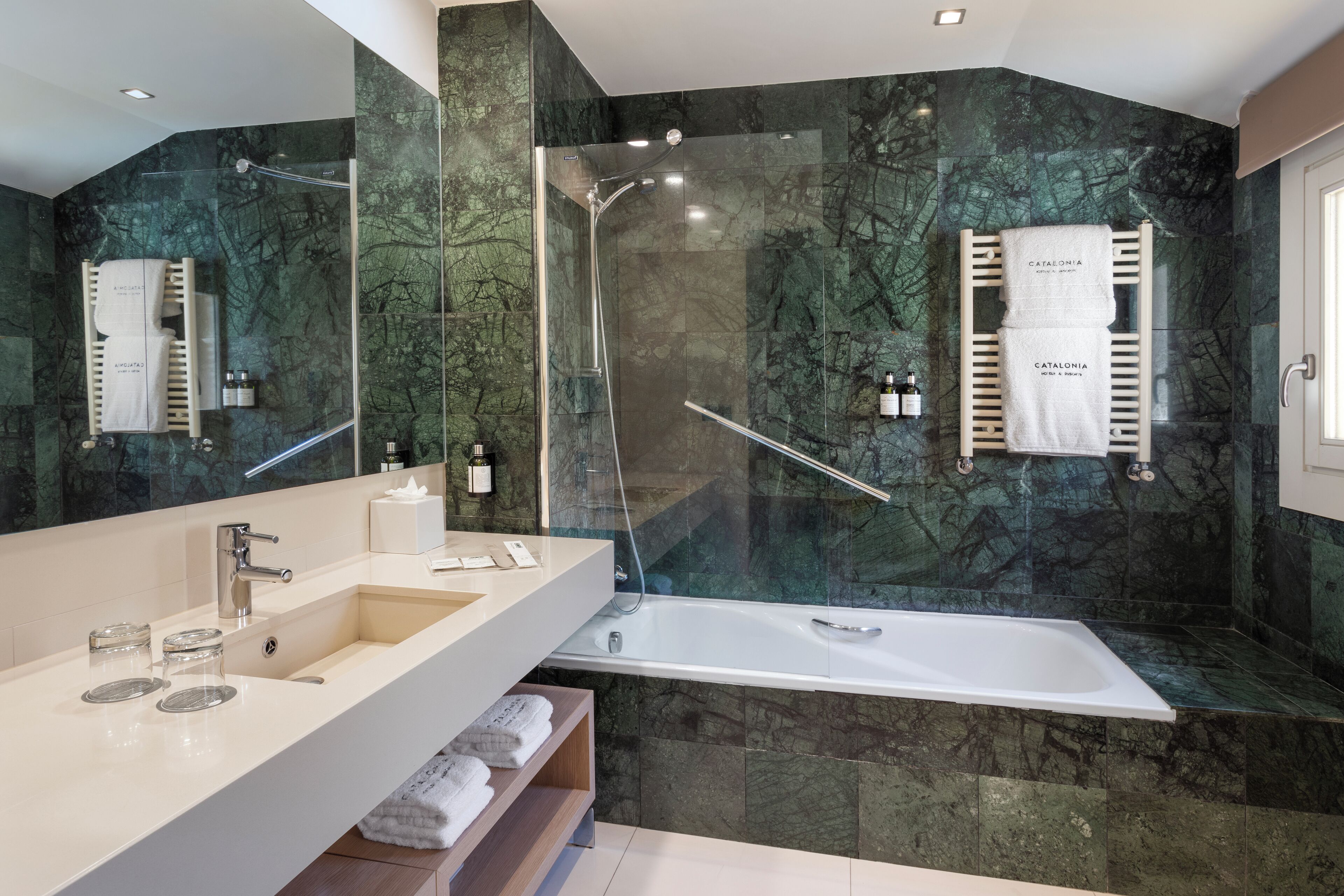 triple room | bathroom | eco-friendly toiletries, hair dryer, towels