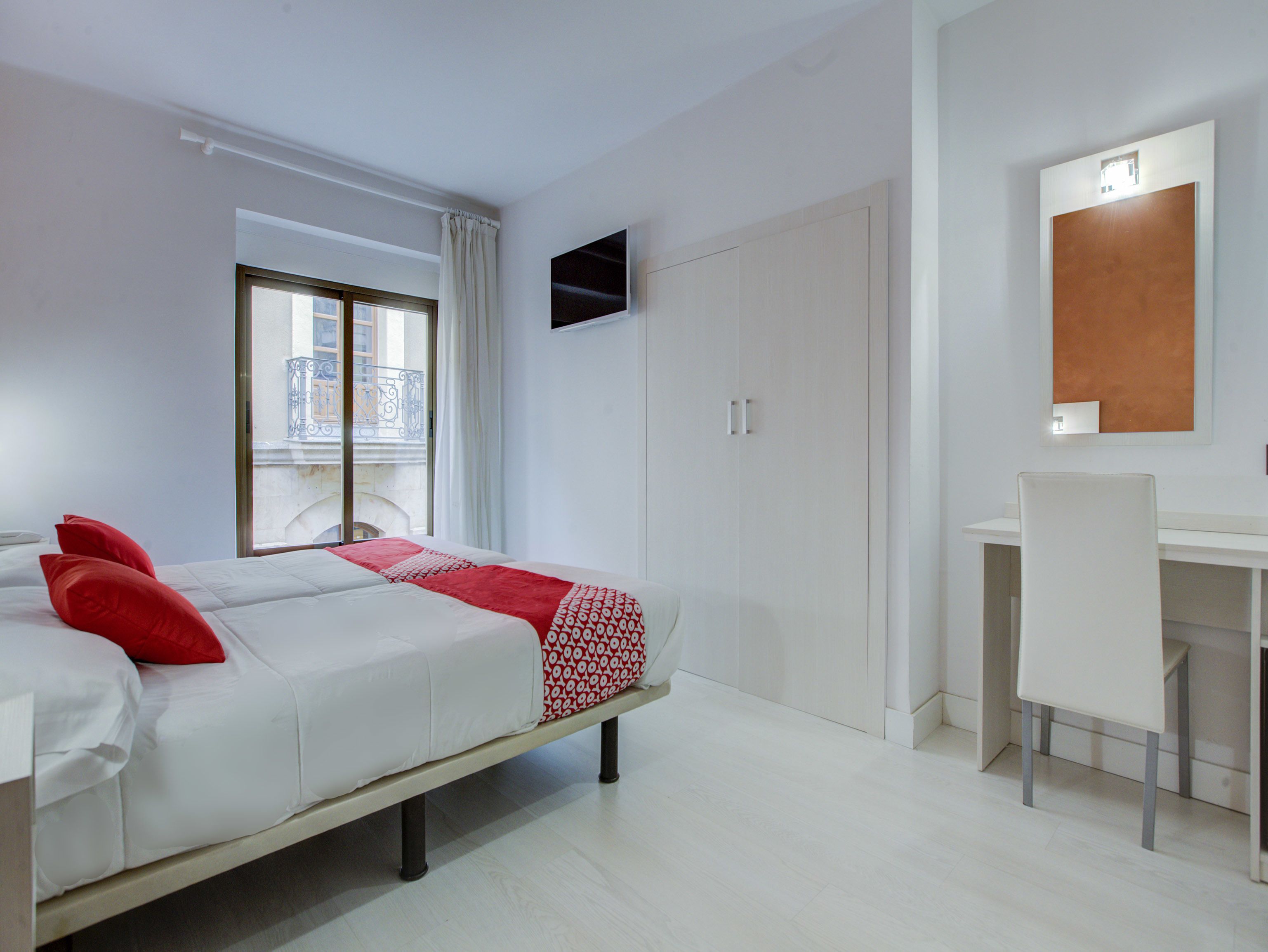 superior twin room | desk, free wifi, bed sheets