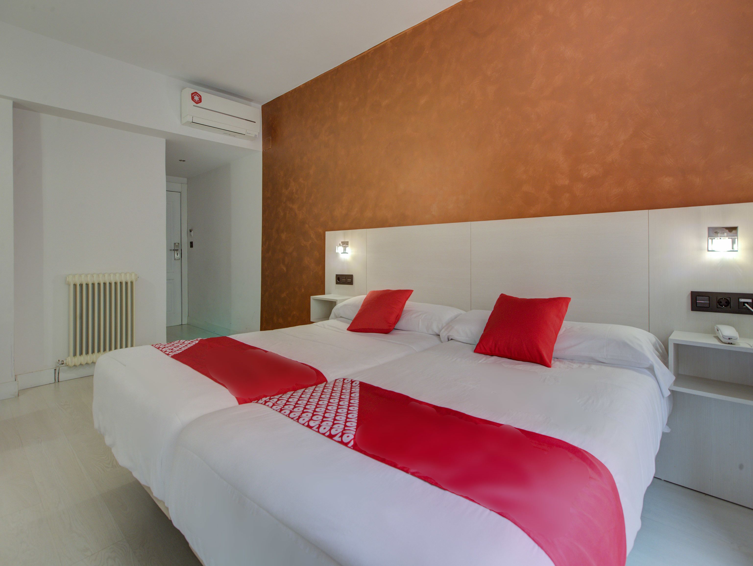 superior twin room | desk, free wifi, bed sheets