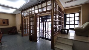 Unclassified image, 2 of 25, button - Hotel Empertatriz II (Salamanca)