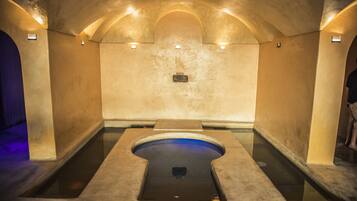 Sauna, hot tub, massages