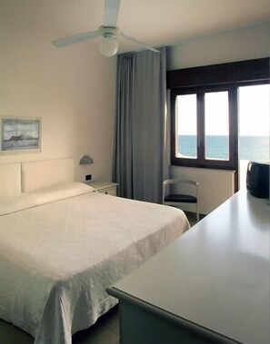 Bộ trải giường bằng vải cotton Ai Cập, minibar, két bảo mật tại phòng 