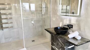 Suite, Bergblick (Open Plan) | Badezimmer
