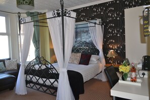 Chambre Double Supérieure, vue partielle sur la mer