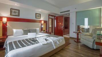 Premium bedding, minibar, in-room safe, desk
