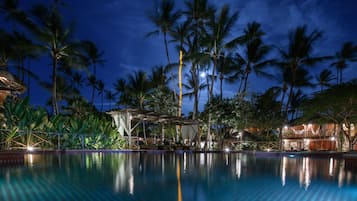 Outdoor pool, open 9 AM to 9 PM, pool umbrellas, pool loungers