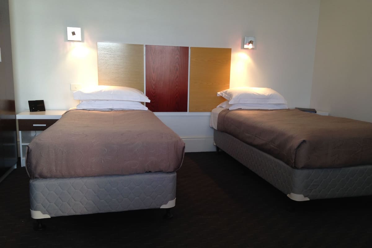 Chambre Supérieure, 2 lits une place