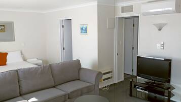 2 habitaciones, ropa de cama de alta calidad y escritorio