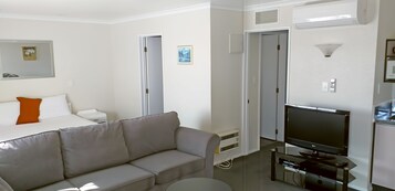 패밀리룸, 침실 1개 | 고급 침구, 책상, 방음 설비, 다리미/다리미판