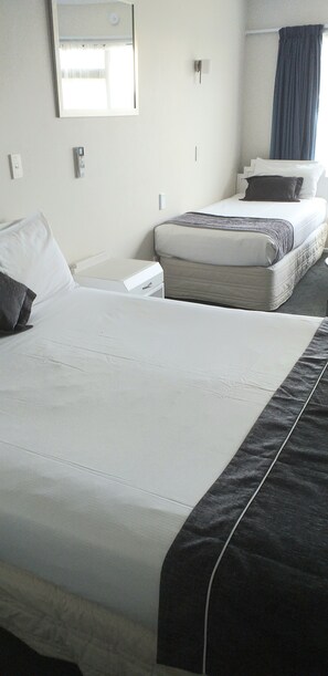 開放式客房 | 高級寢具、書桌、隔音、熨斗/熨衫板