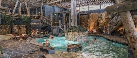 Een sauna, een bubbelbad, een stoombad, een Turks bad/hammam