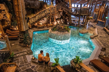 2 indoor pools, 2 outdoor pools, sun loungers. Hotel & Spa Resort Järvisydän