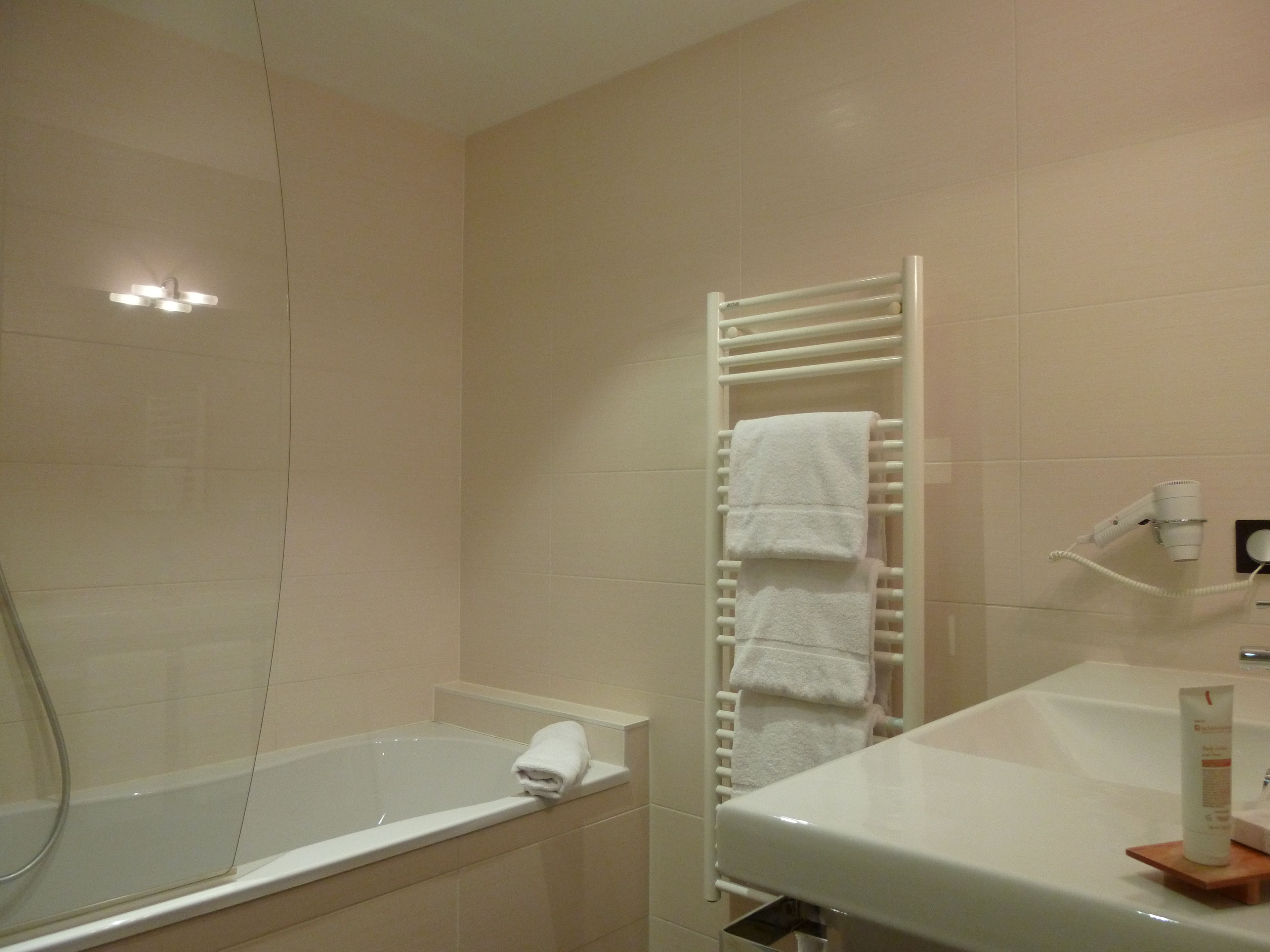 exclusive double room | bathroom | hair dryer, bathrobes, slippers, towels