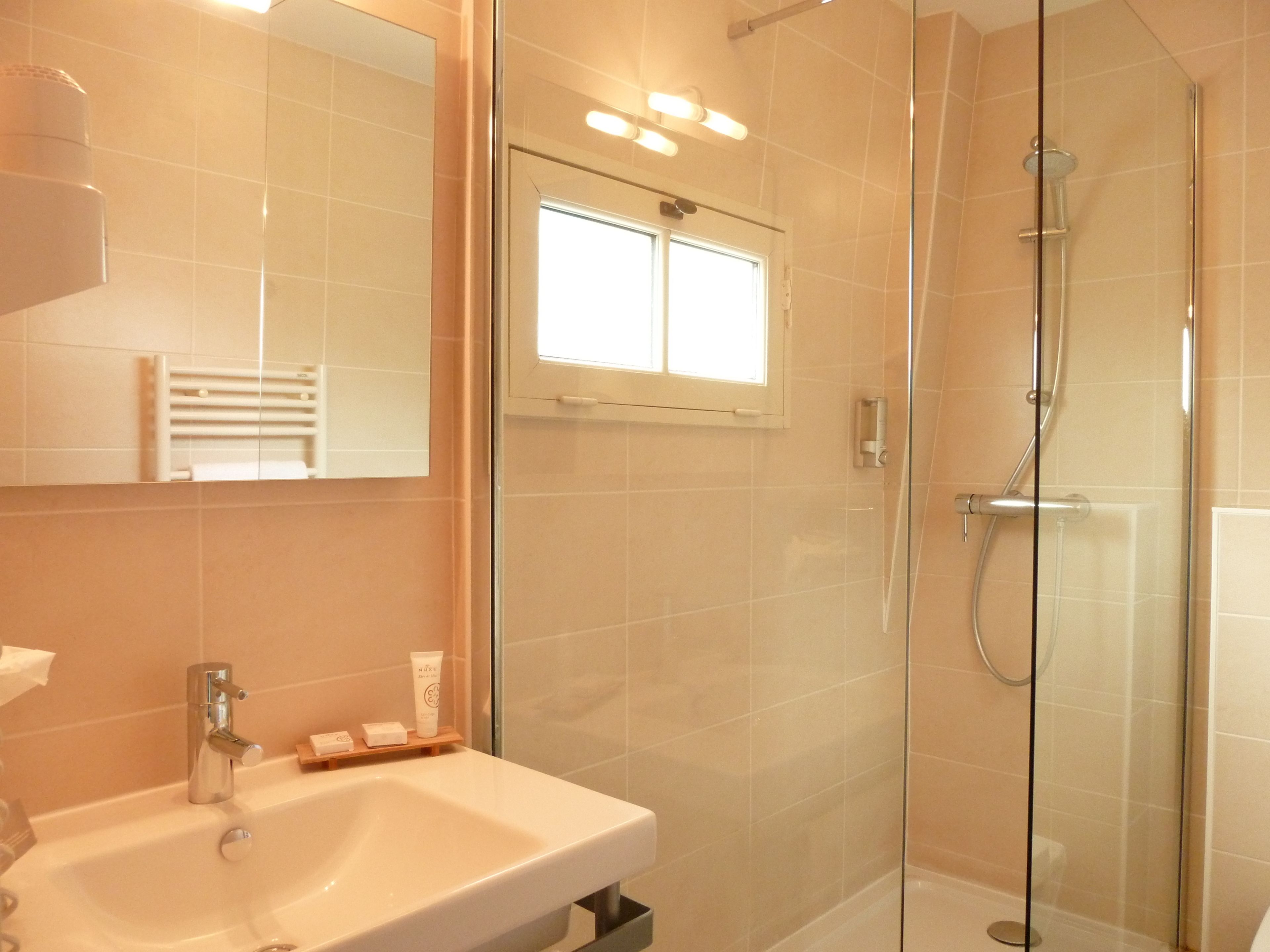 tradition room | bathroom | hair dryer, bathrobes, slippers, towels