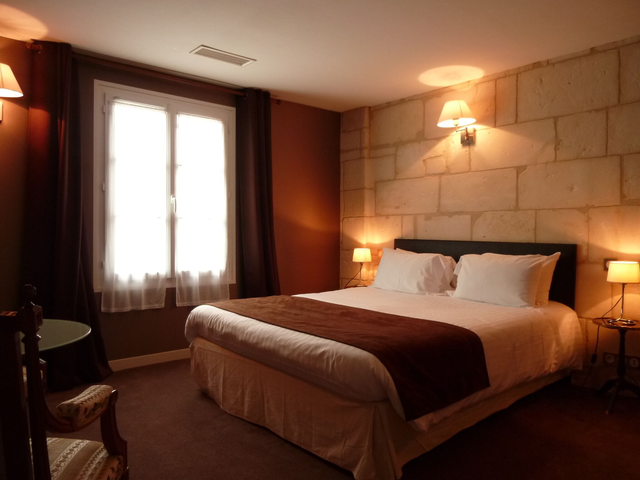 In-room safe, desk, WiFi (free), bed sheets