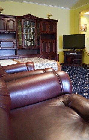 Deluxe Apartment, 2 Bedrooms | Living area