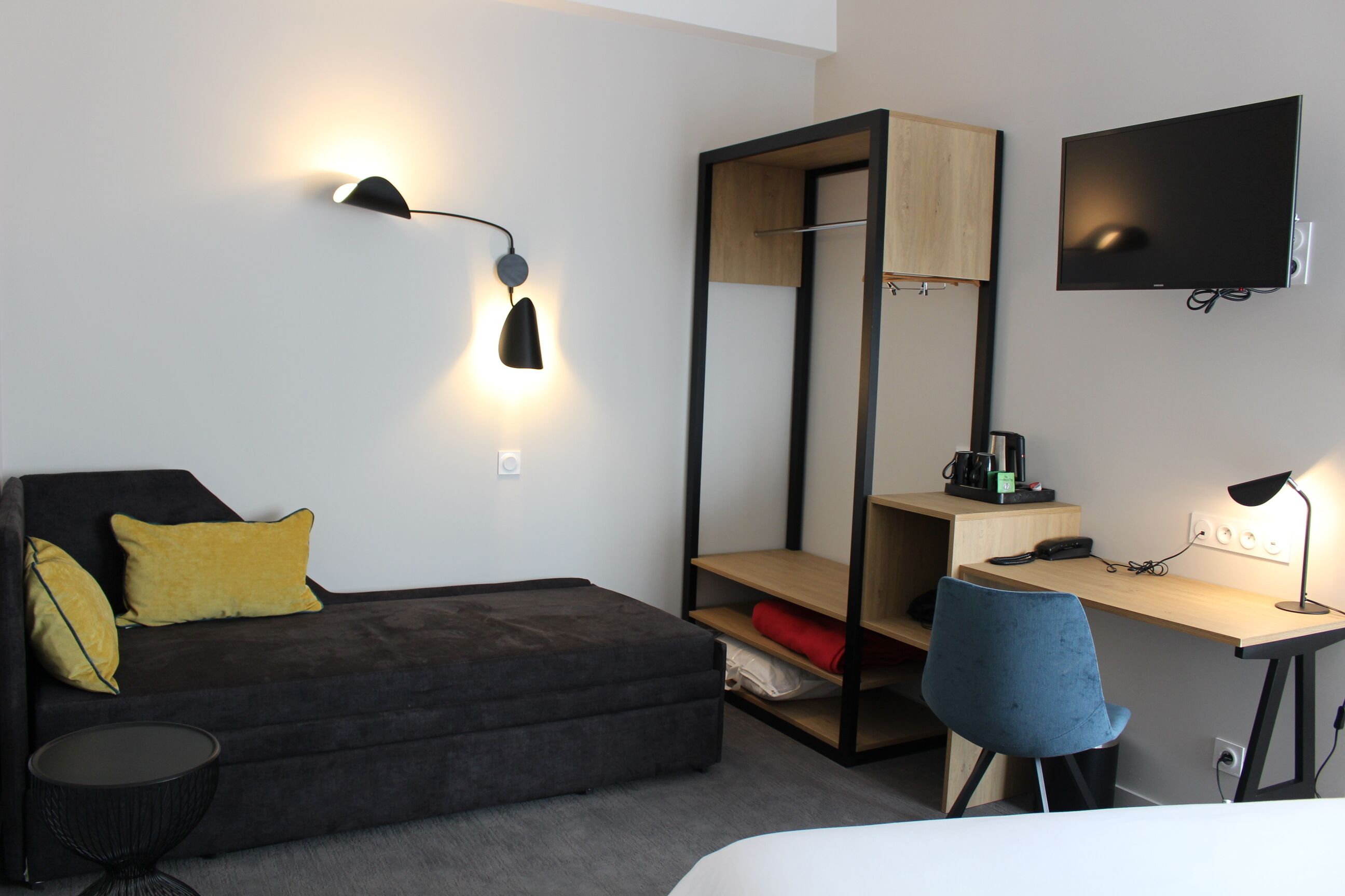 triple room | premium bedding, desk, blackout curtains, soundproofing