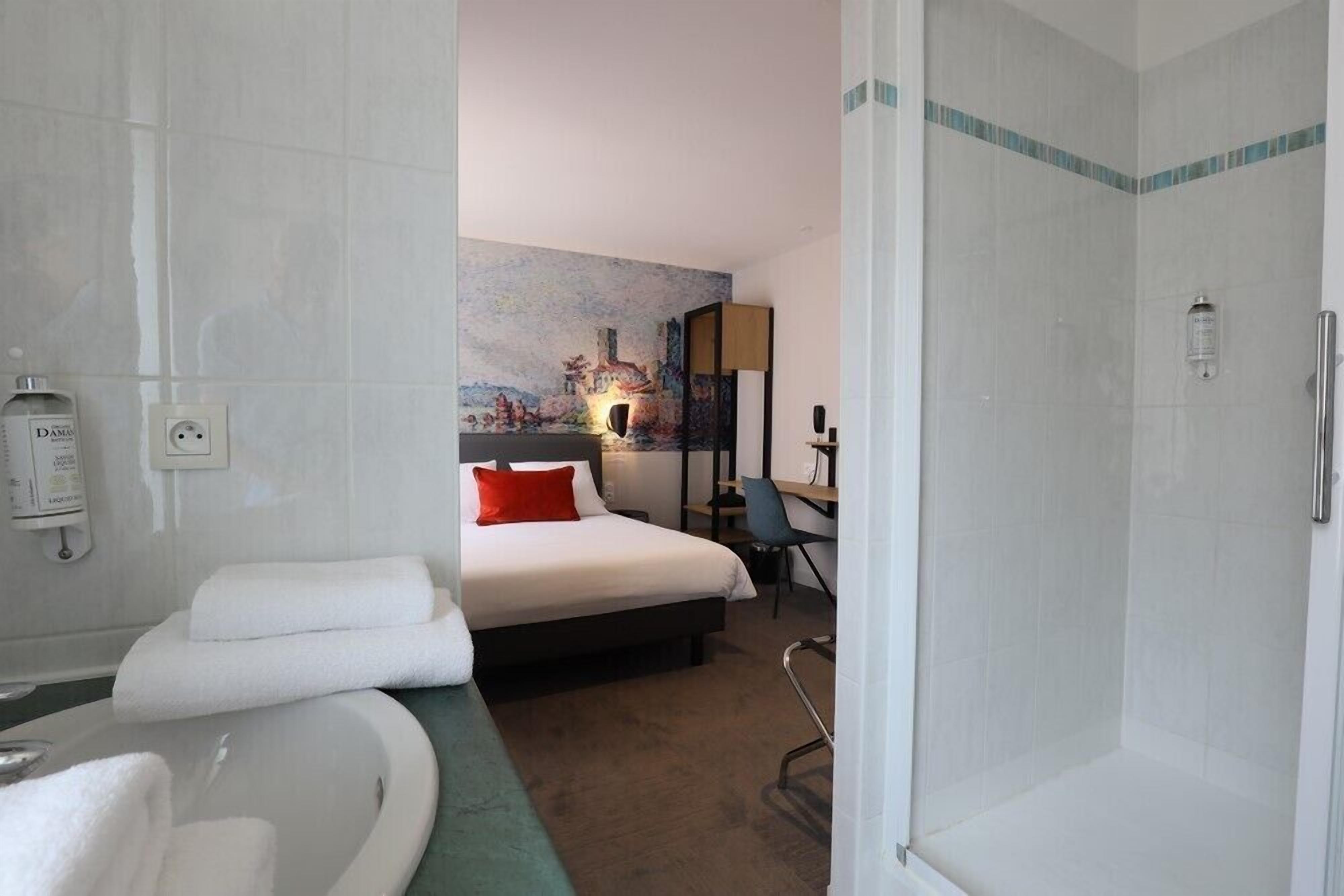 standard room | premium bedding, desk, blackout curtains, soundproofing