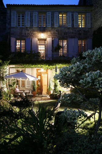 La Porte Rouge - The Red Door Inn Chambres d'Hotes