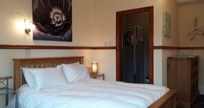 Een strijkplank/strijkijzer, gratis wifi