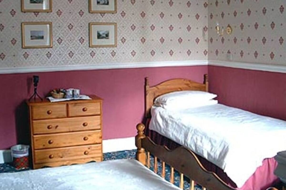 1 slaapkamer, een strijkplank/strijkijzer, gratis wifi