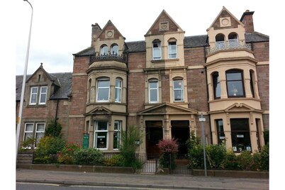 OYO Cedar Villa Guest House