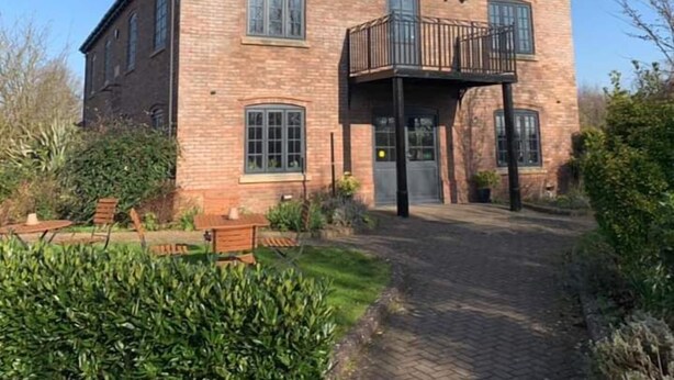 A brick building with a sign reading "THE LOCK KEEPERS". - The Mooringpost (Gloucester)