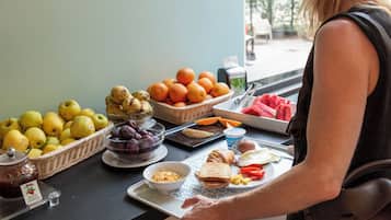 Daily buffet breakfast for a fee