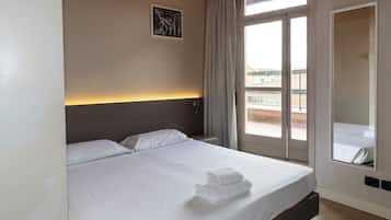 Double Room Single Use | Free WiFi, bed sheets, wheelchair access