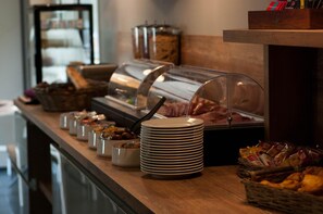 Refrigerador, microondas, parrilla de estufa y lavavajillas