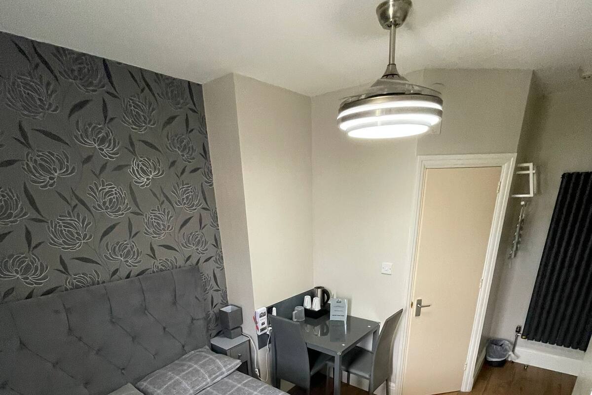 Standard-Doppelzimmer, mit Bad ((small room))
