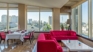 Couples dining - Point Hotel Baku (Baku)