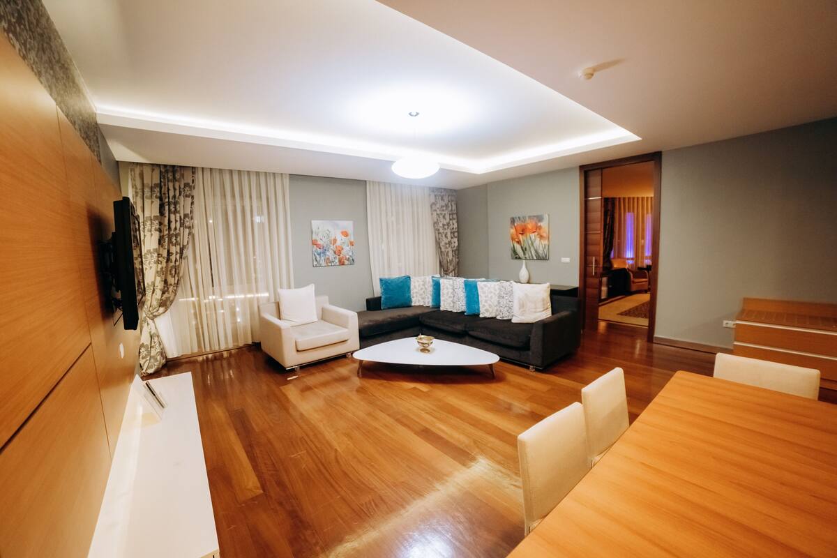 Junior Room | Hypo-allergenic bedding available, minibar, in-room safe, desk