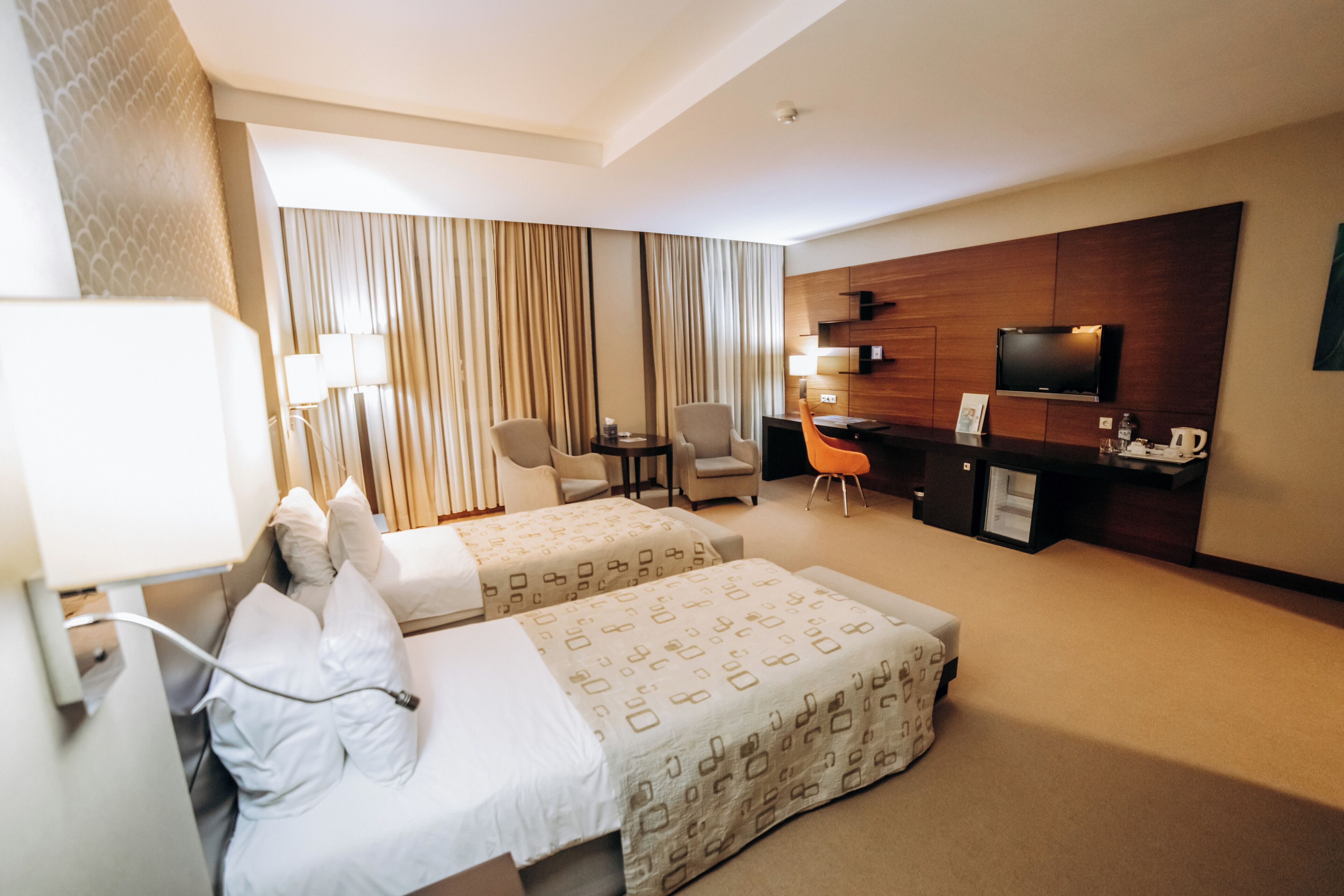 Chambre supérieure avec lits jumeaux | Literie hypoallergénique, minibar, coffre-fort, bureau