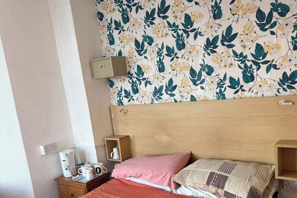 Standard Double Room, 1 Double Bed | In-room safe, desk, iron/ironing board, free WiFi