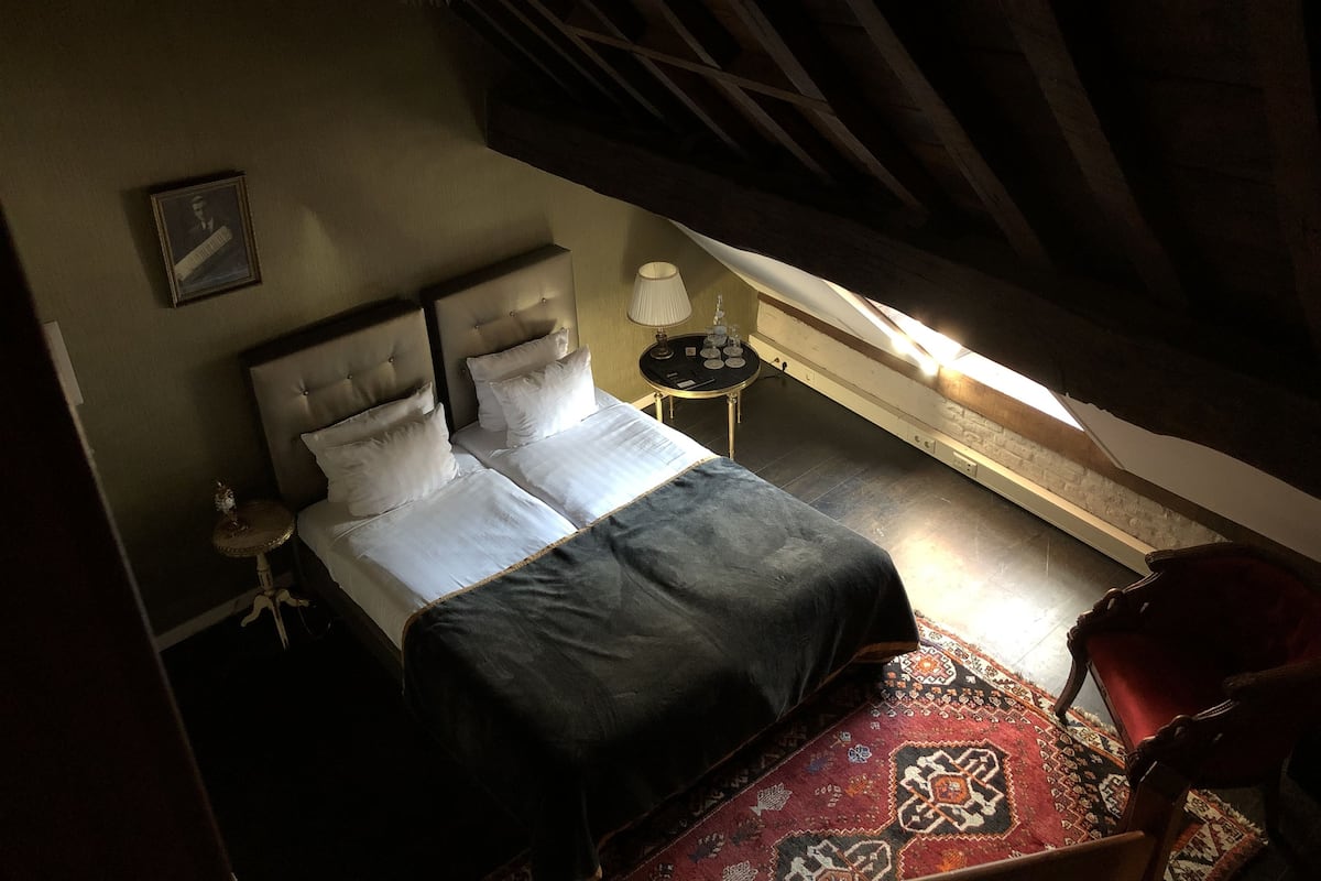 Family Room | Minibar, in-room safe, iron/ironing board, rollaway beds
