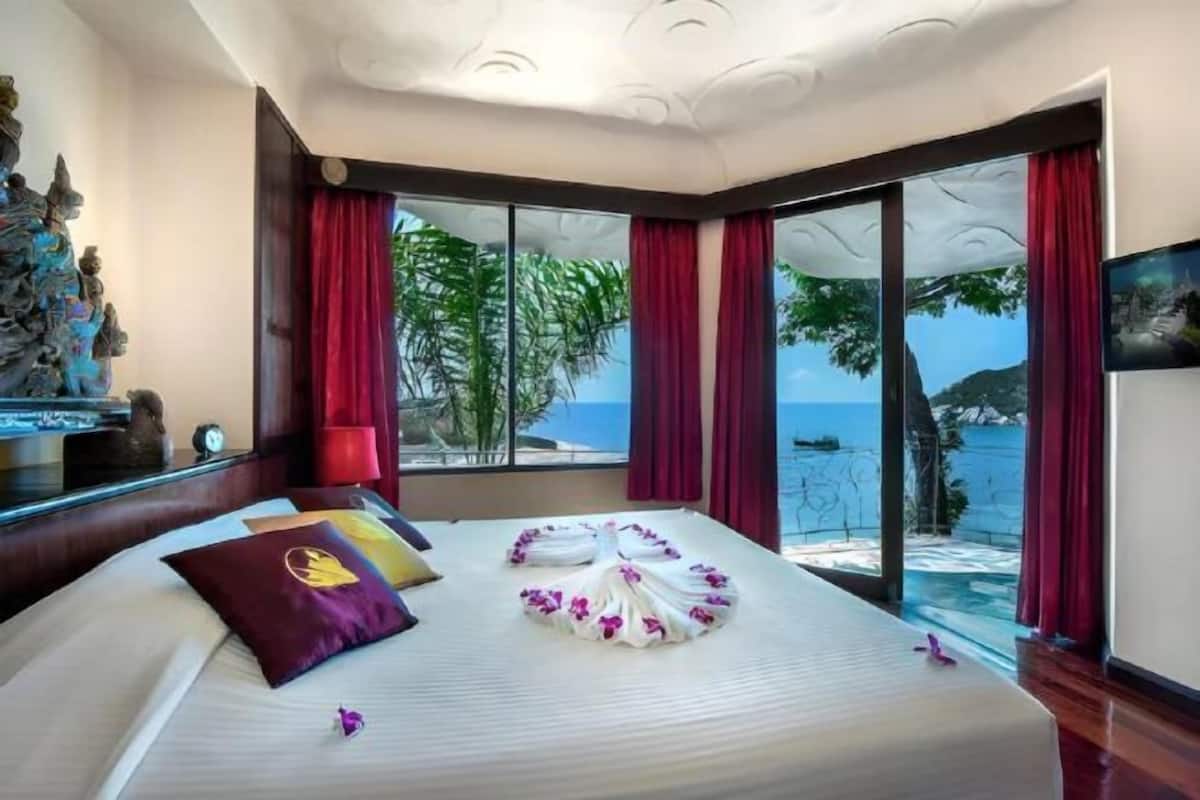 Peralatan tempat tidur premium, tilam berlapik, peti besi dalam bilik