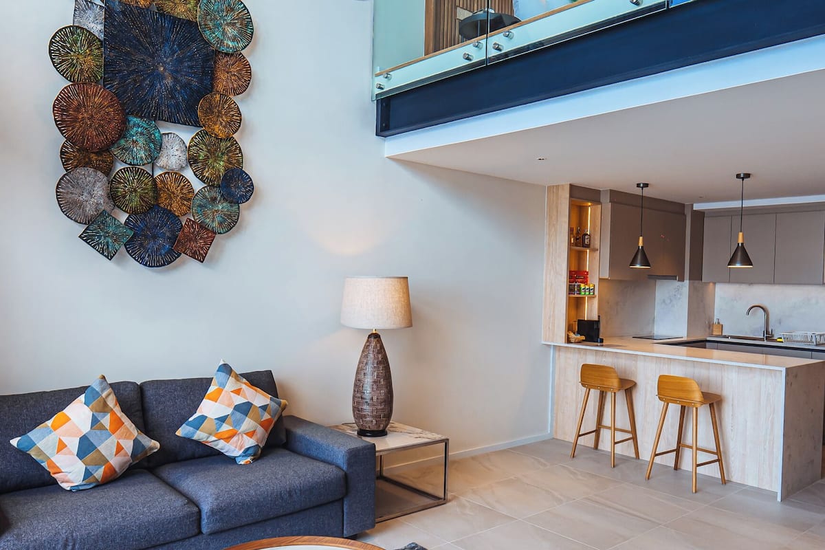 pool loft seaview | living area | 49-inch led tv with satellite channels, tv, netflix