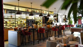 Daily buffet breakfast (EUR 18.50 per person)