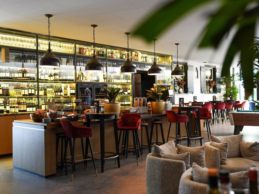 Café da manhã com buffet todos os dias (EUR 18.50 por pessoa)