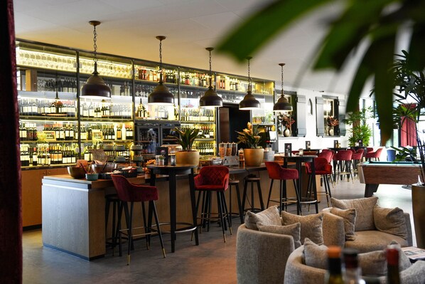 Daily buffet breakfast (EUR 18.50 per person) - Hotel Het Witte Paard (Etten-Leur)