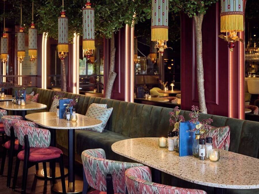 Se sirven desayunos, almuerzos y cenas; cocina local