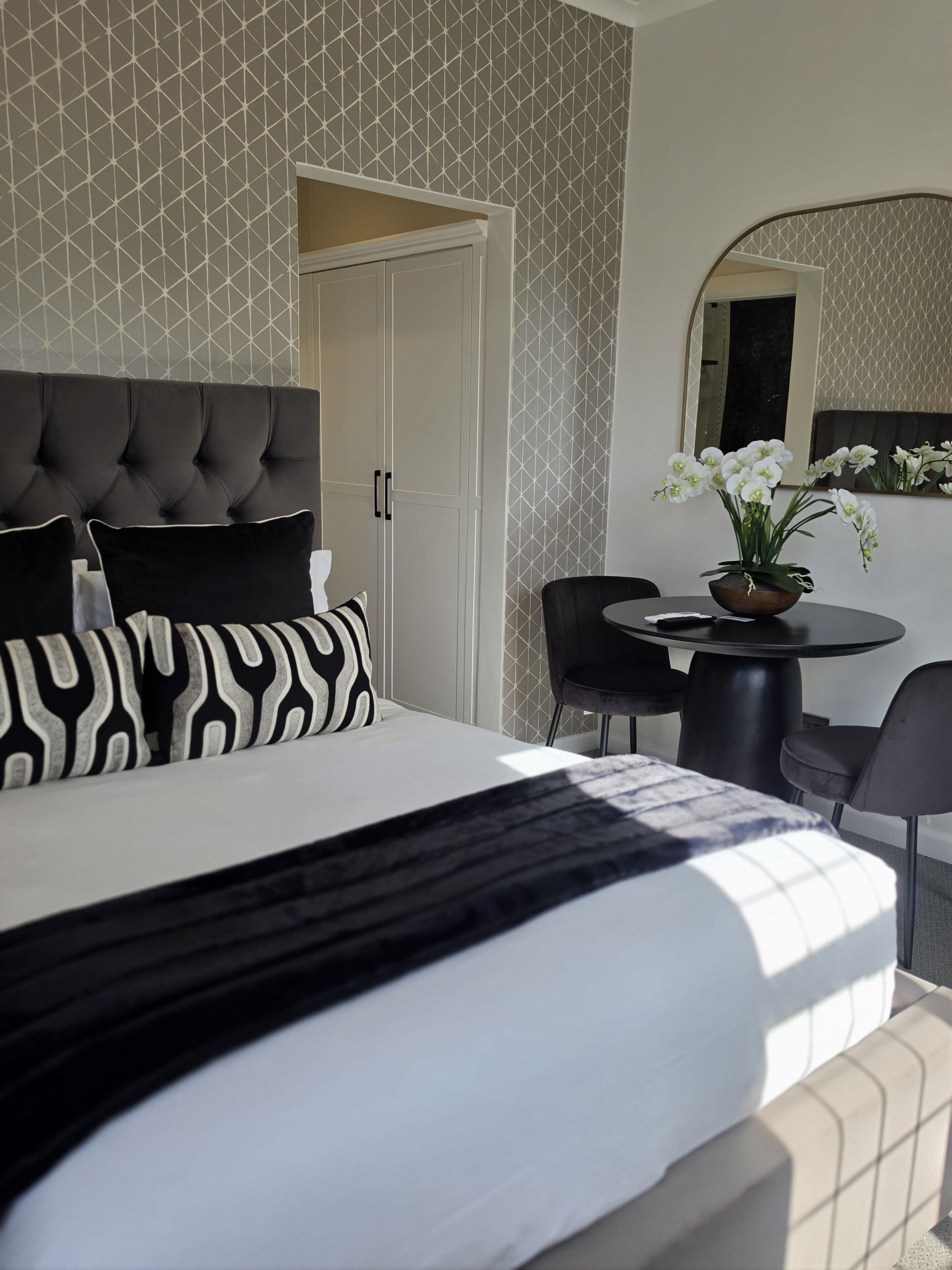 Chambre Double Classique | Draps en coton égyptien, literie de qualité supérieure, minibar
