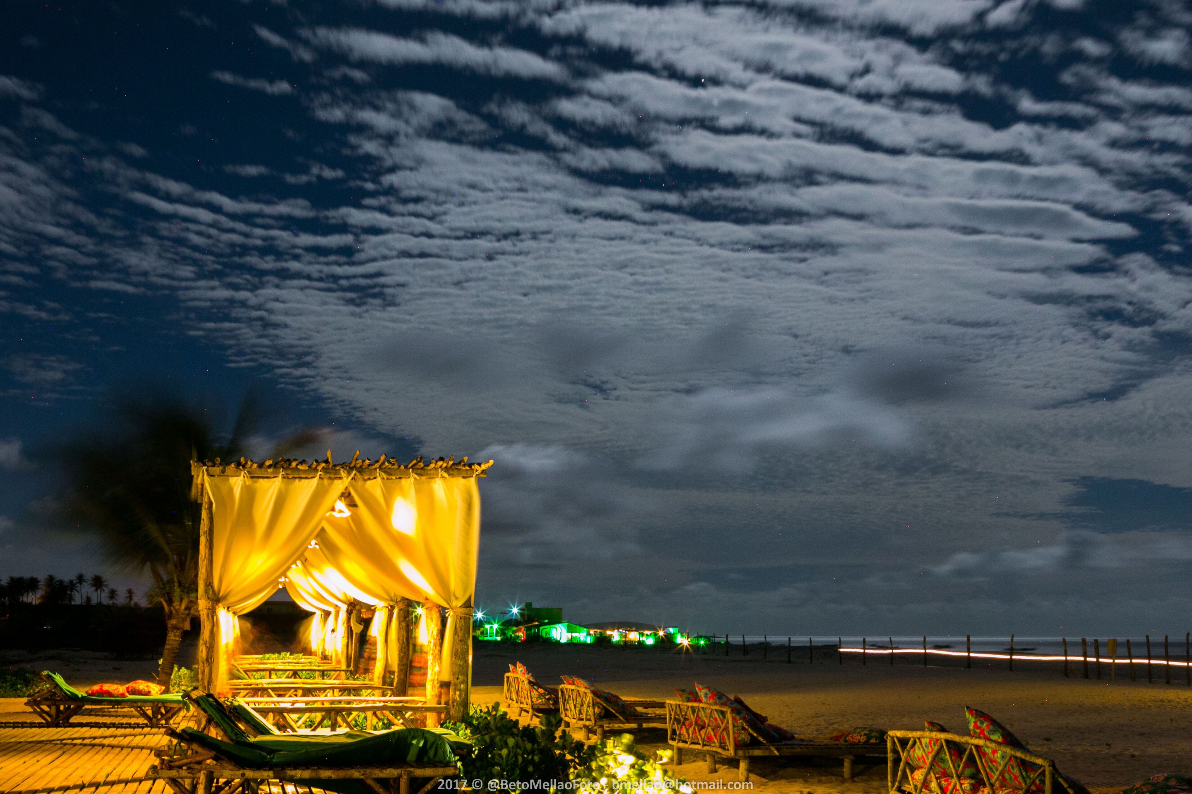 Facciata della struttura - sera/notte